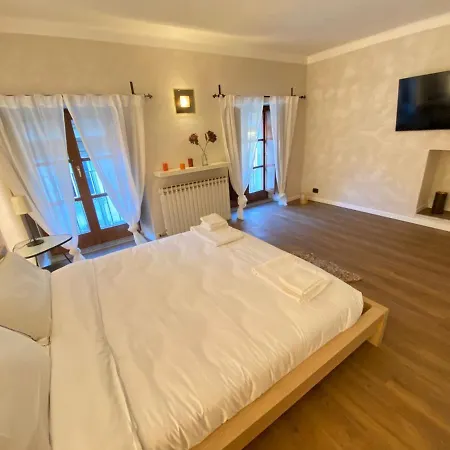 Vacancy 5 Your House Downtown *