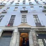 Vacancy 5 Your House Downtown Apartmán *